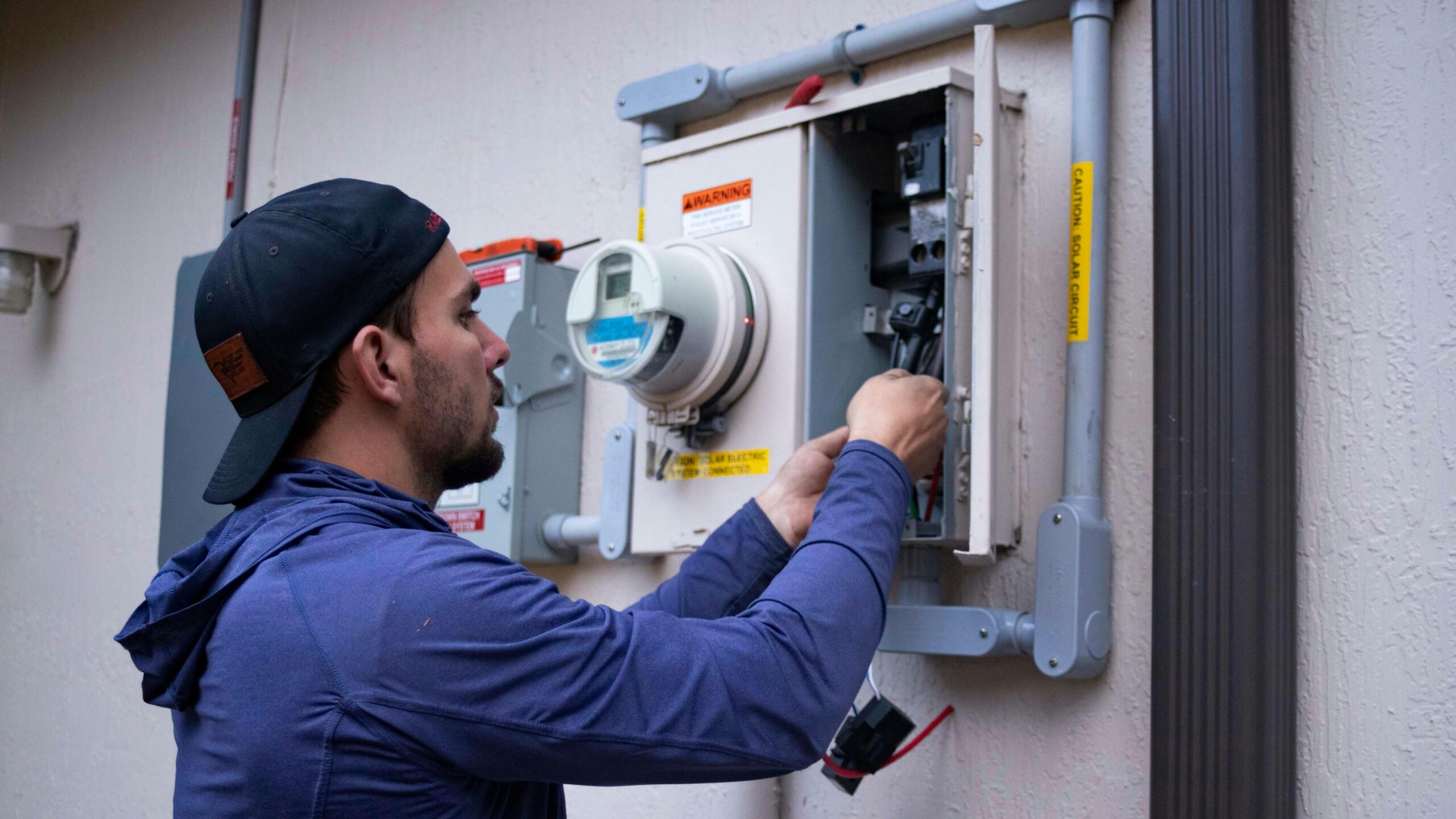 Electrician Dubai services